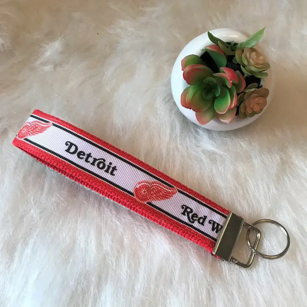 Handmade Wristlet Key Fob Holder Key Chain Hockey Redwings Red Black White